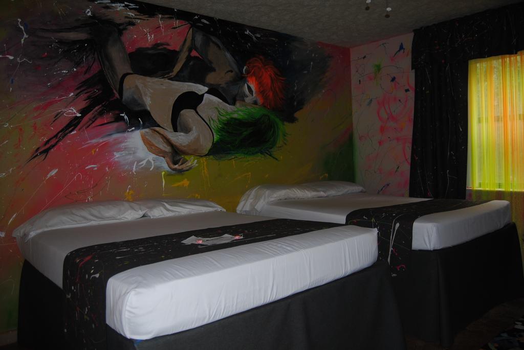 Pandora'S Forest Resort - Adults Only Crossville Exterior photo