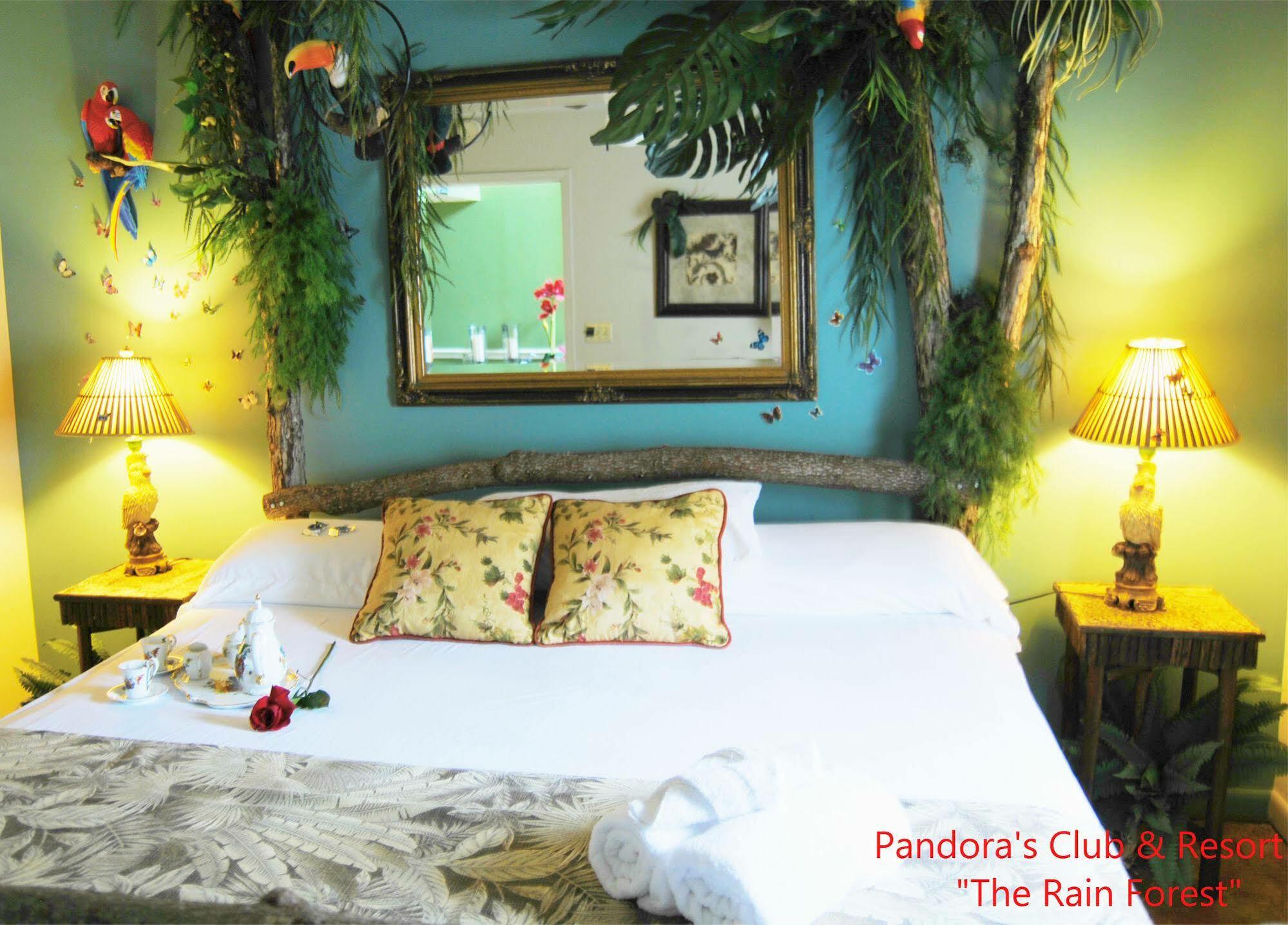 Pandora'S Forest Resort - Adults Only Crossville Exterior photo